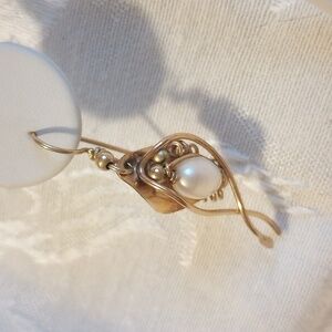 LADDA BIHLER 18k Gold Plate Vintage Pearl Leaf Modernist 1.25 in Drop Earrings